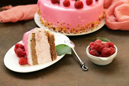 cake-with-raspberries.jpg